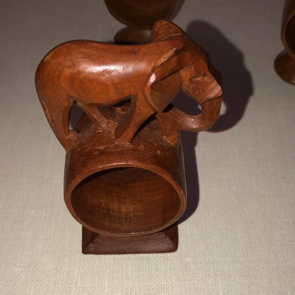 Hand‎ carved made in Kenya Animal Wooden napkin rings, set of 4